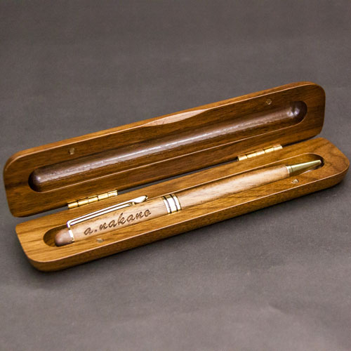 【ボールペン】高級感のある木製ボールペン　特製ケース付